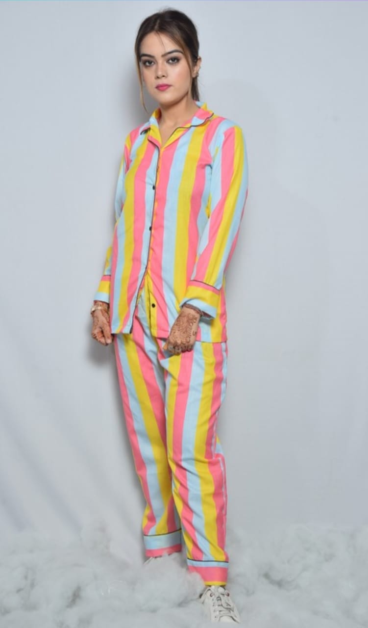 Multi-color striped back print nightwear
