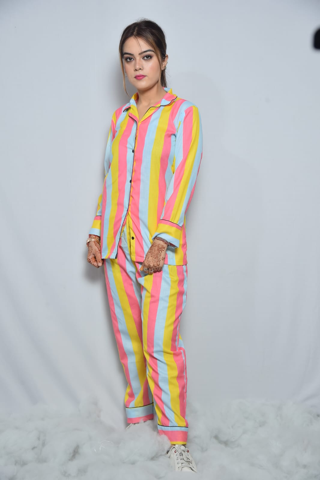 Multi-color striped back print nightwear