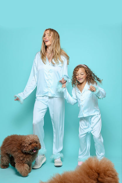 Twinning silky feather nightwear